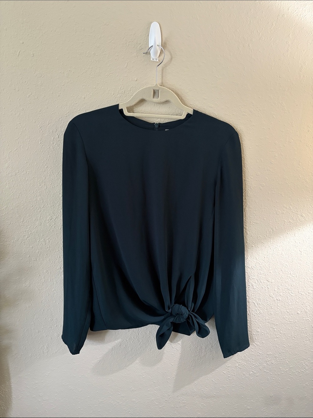 Aritzia Babaton Long-Sleeve Knot Hem Blouse